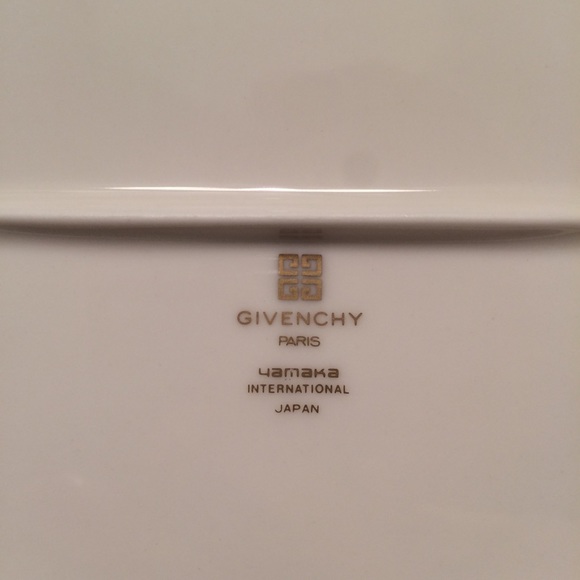 Givenchy x Yamaka Ivory and Gold Porcelain Plate - Picture 5 of 8